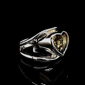 Ladies Classic Hearts Glow Ring